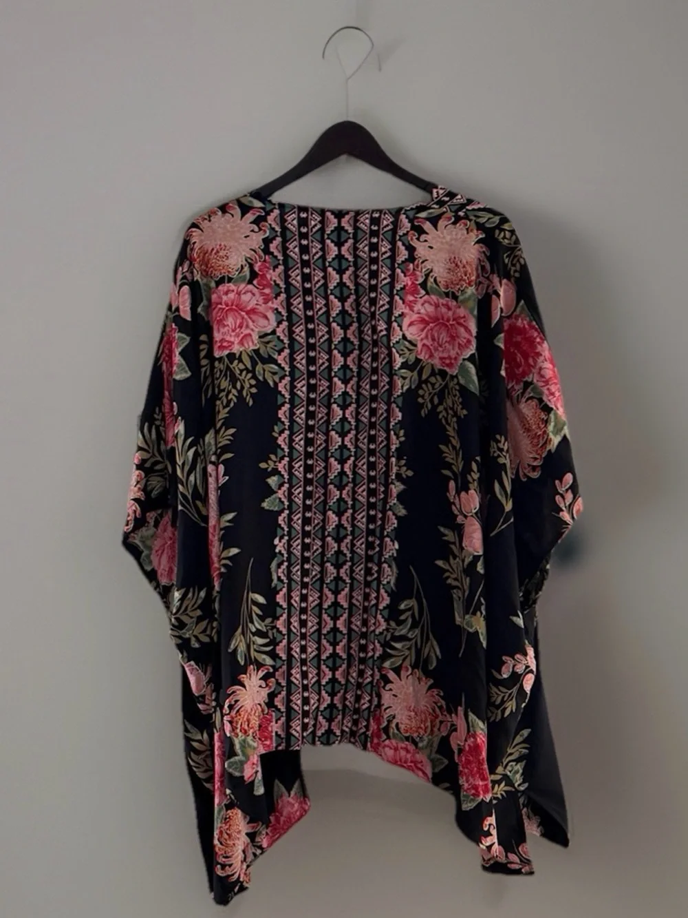 Angie Kimono Womens 2X Black Pink Floral Rayon Boho Open Front Cover Up - Picture 6 of 7